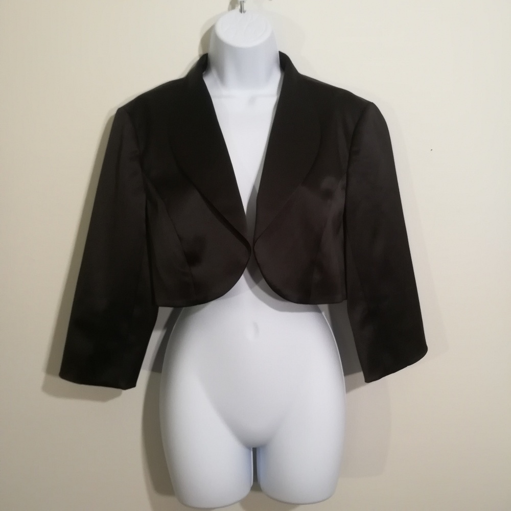 SOLD black market cropped collared blazer